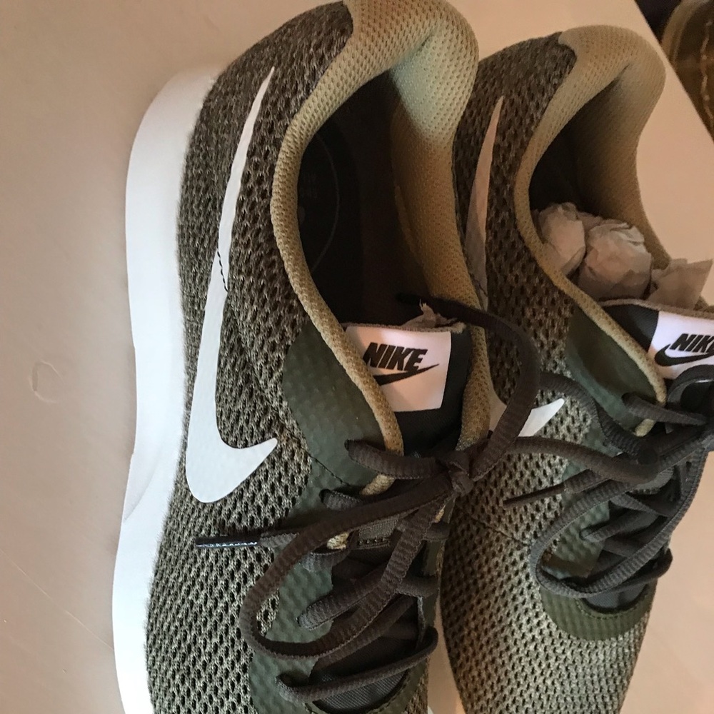 Nike Tanjun Se Shoes